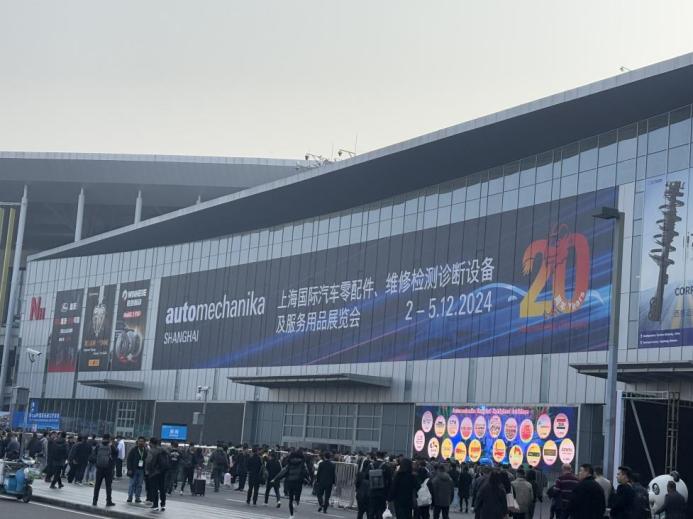 Het Hengda-personeel nam deel aan Automechanika Shanghai in 2024